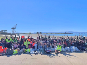 Port of Oakland holds shoreline cleanup for Martin Luther King, Jr. Day of Service