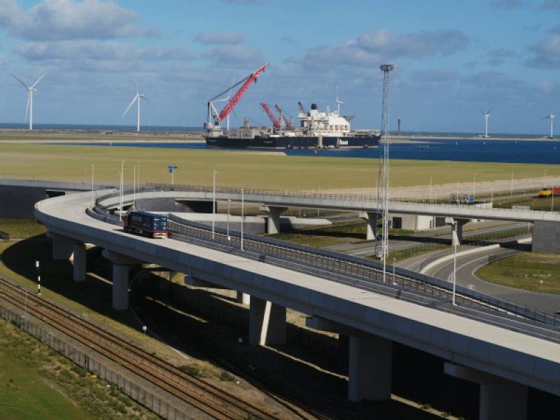  Port of Rotterdam Authority develops new connections to Container Exchange Route