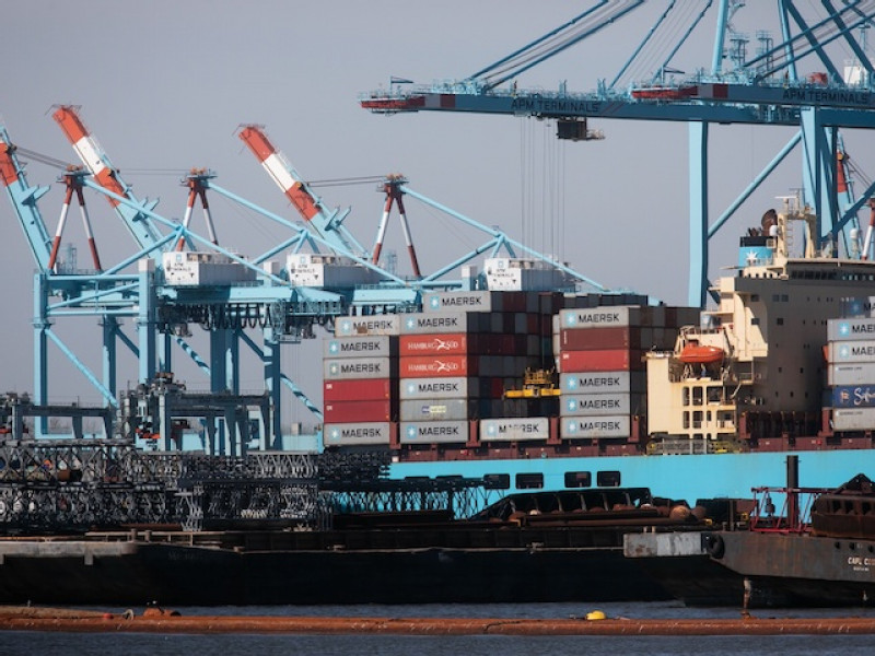 US port talks kick off in bid to avoid economy-disrupting strike