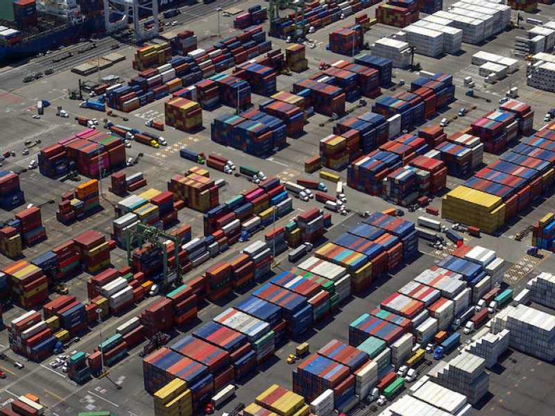 Port of Oakland container volume on track to finish year strong