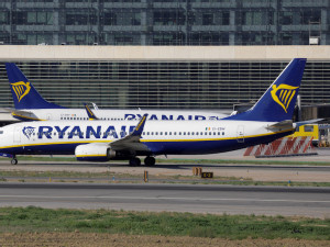 Ryanair beats profit forecast on improving fares, trims traffic outlook