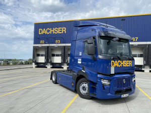 https://www.ajot.com/images/uploads/article/Renault_E-Truck_T__DACHSER.jpg