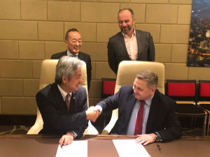 https://www.ajot.com/images/uploads/article/SWW_JAL_signing-MoU_handshake.jpg