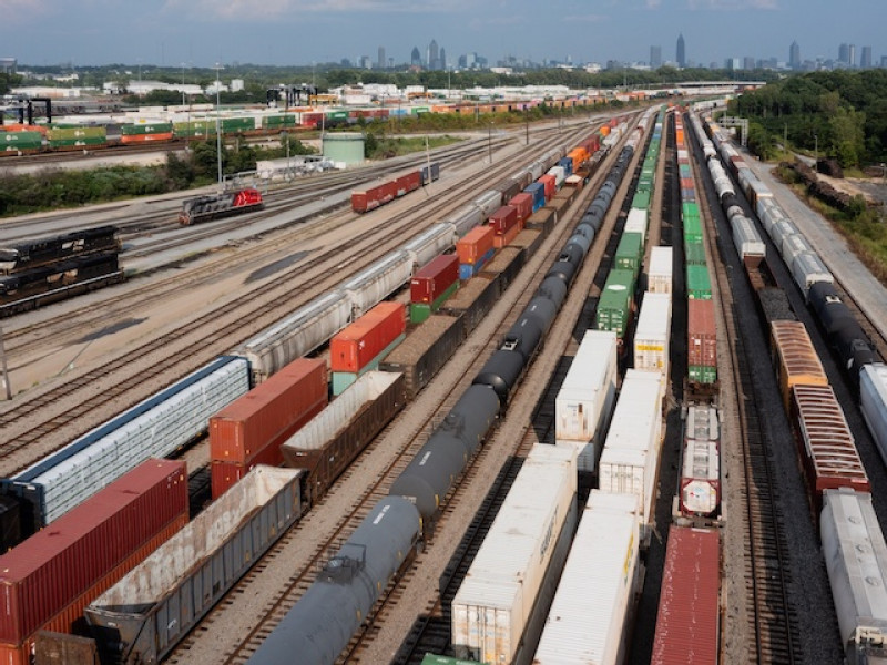 US rail profits pinched by rising labor costs, declining cargo