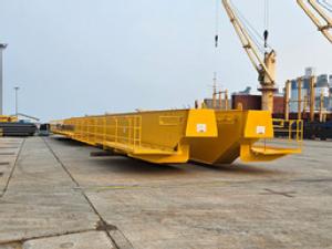 https://www.ajot.com/images/uploads/article/Singapore-Barge-Shipment-03.jpeg