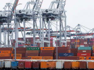 US trade deficit widens in November