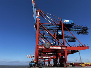 Hamburg terminals opt for Steelpaint crane protection