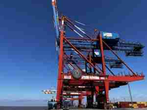 Hamburg terminals opt for Steelpaint crane protection