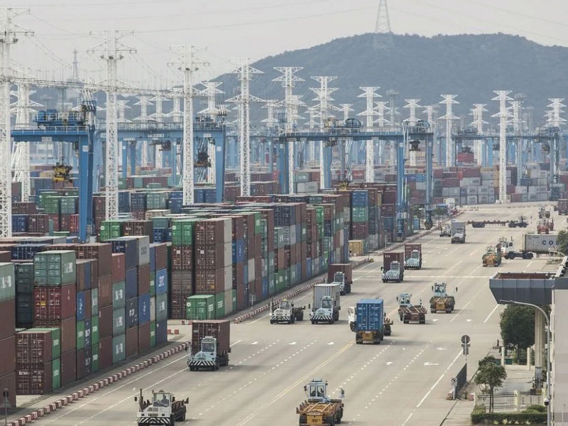 Truckers caught in covid controls snarl China supply chains