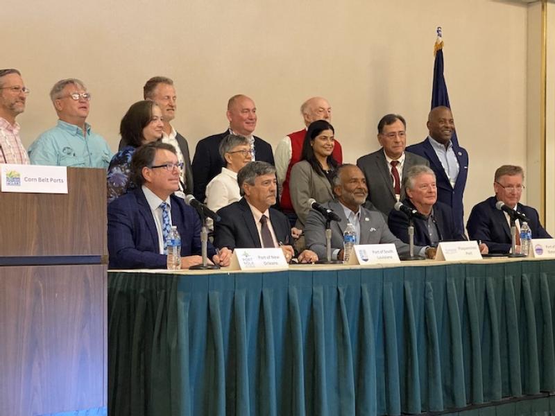 Corn Belt Ports and Louisiana ports sign cooperative endeavor agreement