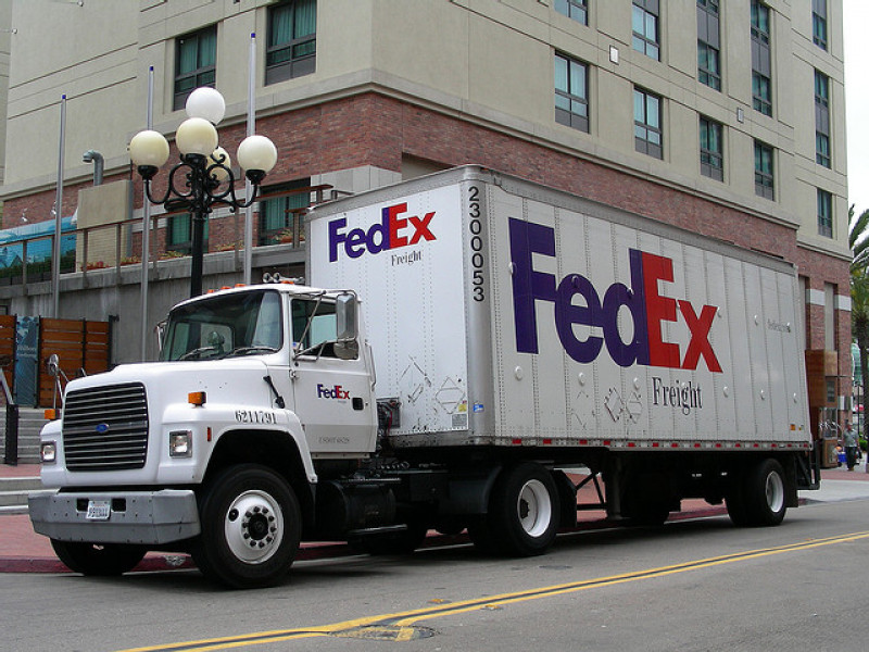 FedEx’s Smith Sees Blockchain as `Next Frontier’ for Logistics