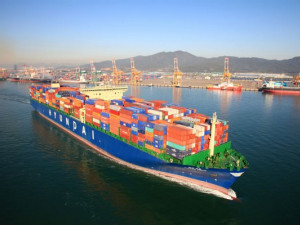 https://www.ajot.com/images/uploads/article/hmm-container-ship-hyundai.jpg