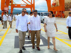 https://www.ajot.com/images/uploads/article/honduras-president-ictsi.jpg