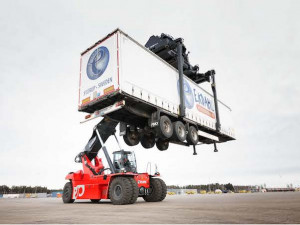 https://www.ajot.com/images/uploads/article/kalmar-electric-reachstacker-press-release-1.jpg