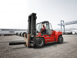 https://www.ajot.com/images/uploads/article/kalmar-essential-forlkift-truck.jpg