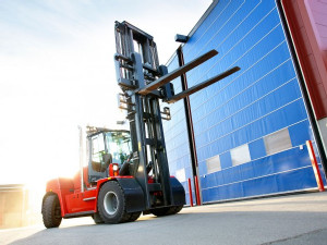 https://www.ajot.com/images/uploads/article/kalmar-forklift-122018.jpg