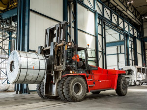 https://www.ajot.com/images/uploads/article/kalmar-hd-fork-truck.jpg