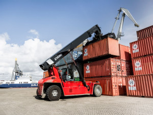 https://www.ajot.com/images/uploads/article/kalmar-reachstacker-drg-13.jpg