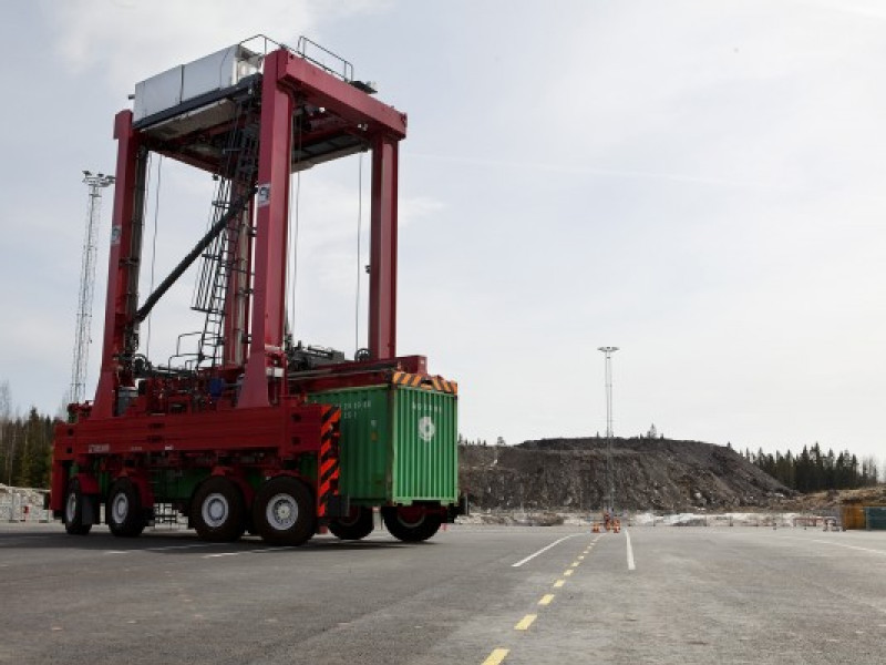 New generation of Kalmar shuttle and straddle carriers provide increased reliability, productivity and safety