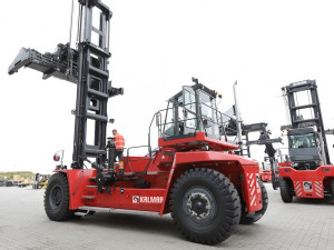 https://www.ajot.com/images/uploads/article/kalmar-vehicles-gct.jpg