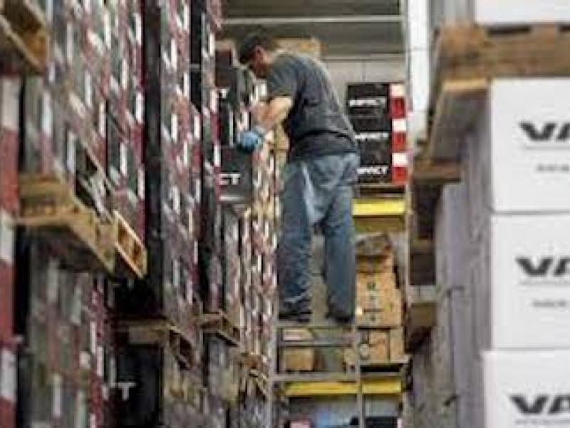 US merchandise trade gap narrows for first time in four months