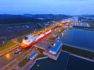 https://www.ajot.com/images/uploads/article/panama-canal-lights.jpg