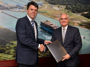 https://www.ajot.com/images/uploads/article/panama-signs-mou-Itaqui.jpg