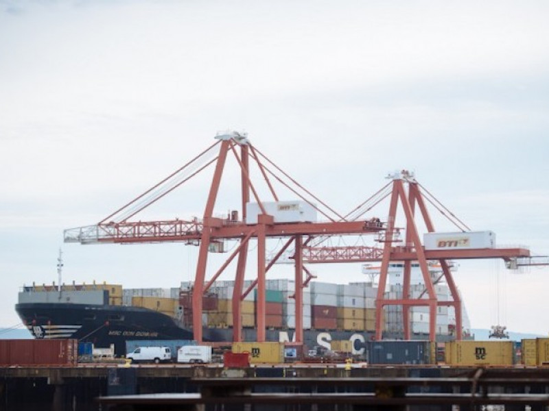 Port officials welcome Hapag Lloyd container line to Port Saint John in 2021