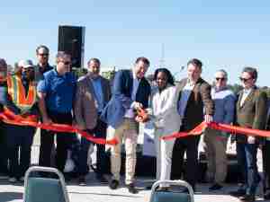 New Orleans Public Belt Railroad and Heniff Transportation Systems celebrate new $3 million transloading industrial park in New Orleans East