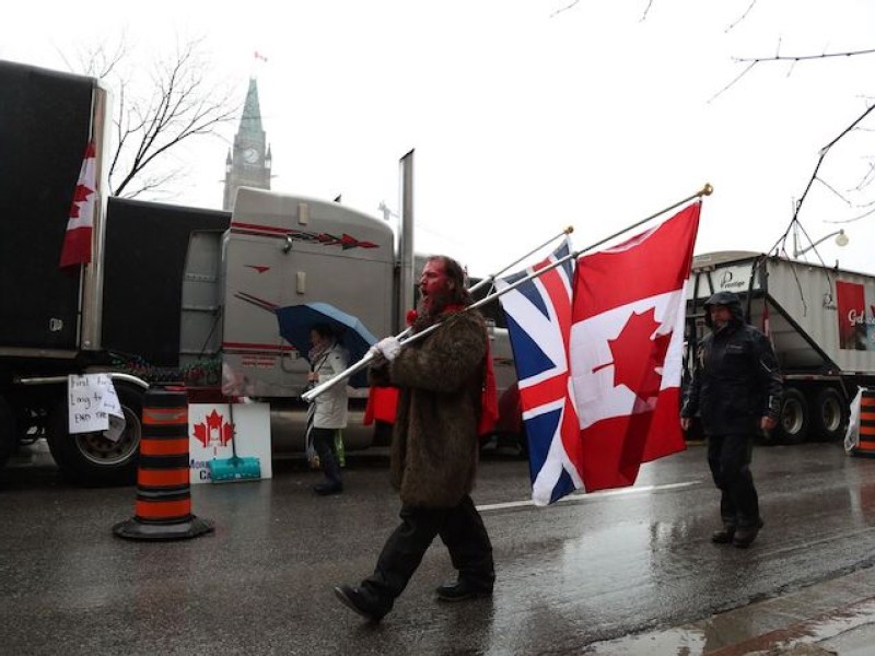 Banks freeze millions in truck convoy funds under Trudeau edict