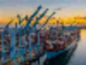 https://www.ajot.com/images/uploads/article/Eugen-Maersk-at-APM-Terminals-Pier-400-Los-Angeles_sunset.jpg