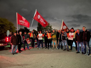 https://www.ajot.com/images/uploads/article/Unifor_Seawaypicket.jpg