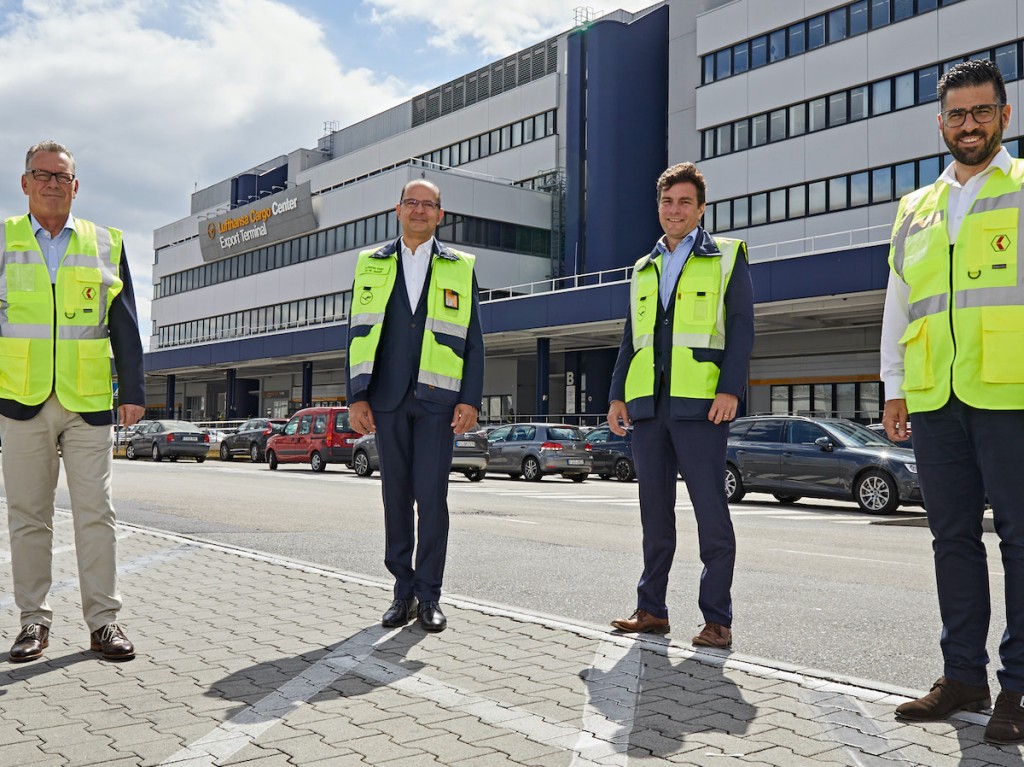 Felix Scherberich (CEO Fiege Air Cargo Logistics); Dr. Mohammad Ali Seiraffi (Lufthansa Cargo Vice President Handling Frankfurt), Gunnar Loehr (Lufthansa Cargo Senior Director Supply Management & Infrastructure); Benjamin Looser (FACL Managing Director)