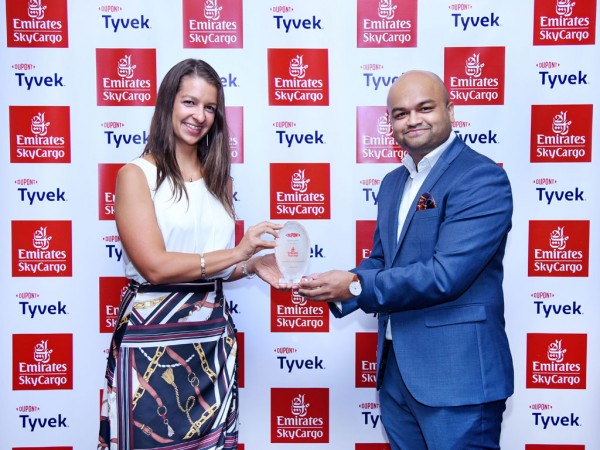 (Left) Luiza Cantanhede, Global Marketing Manager, Tyvek Cargo covers, DuPont Safety & Construction and (Right) Zeeshan Haris, Emirates Cargo Product Development Manager, at the 10th anniversary celebration.