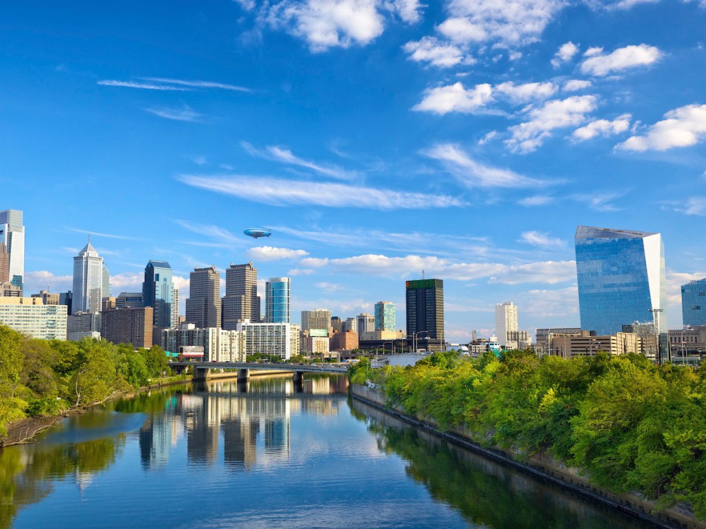 Downtown skyline and Schuylkill River in Philadelphia, Pennsylvania, USA