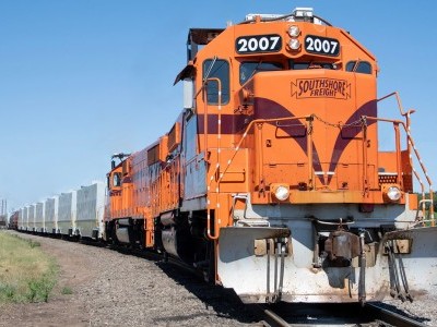 https://www.ajot.com/images/uploads/article/Anacostia-Rail-Holdings-%28ARH%29_Train.jpg