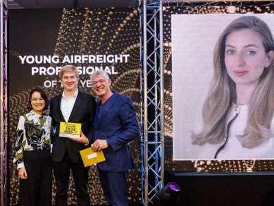 https://www.ajot.com/images/uploads/article/Anna-Balan_CargoBooking_Head_Young-Airfreight-Professional-of-the-Year-award.jpg