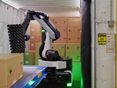 https://www.ajot.com/images/uploads/article/Arvato_Boston_Dynamics_Automated_unloading_with_stretch_robot.jpg