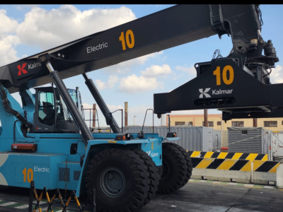 https://www.ajot.com/images/uploads/article/Kalmar-electric-reachstacker-AMPTerminals-at-scct_1.png