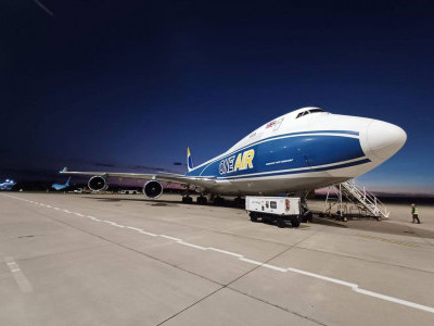 https://www.ajot.com/images/uploads/article/One-Air_Boeing-747-400ERF.jpg