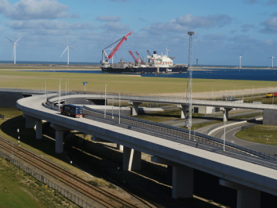 https://www.ajot.com/images/uploads/article/Port-of-Rotterdam_Container-Exchange-Route.png