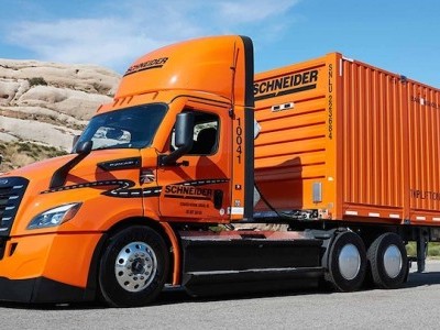 https://www.ajot.com/images/uploads/article/Schneider_truck.jpg