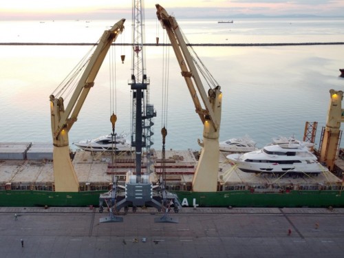 https://www.ajot.com/images/uploads/article/Crane-in-Iskenderun-being-Loaded-2-scaled.jpg