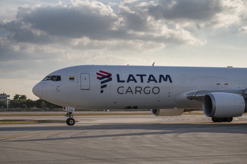 https://www.ajot.com/images/uploads/article/LATAM_plane_1.jpg