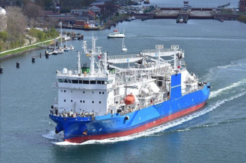 https://www.ajot.com/images/uploads/article/LNG_bunker_vessel_Kairos.jpg