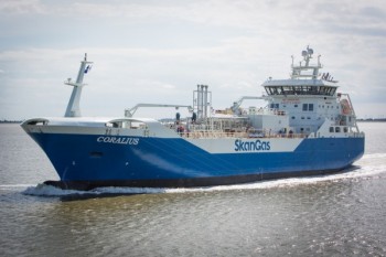 https://www.ajot.com/images/uploads/article/LNG_carrier_Coralius.jpg