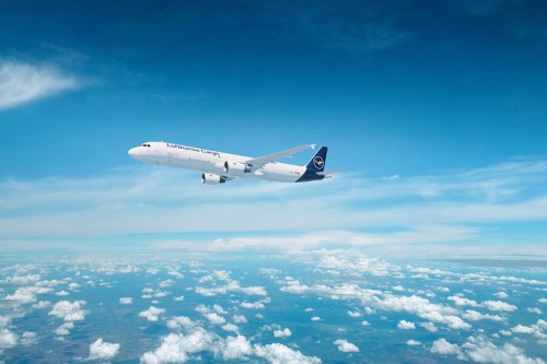 https://www.ajot.com/images/uploads/article/Lufthansa_flies.jpg