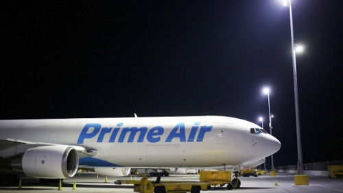 https://www.ajot.com/images/uploads/article/an-amazon-prime-air-cargo-jet-sits-at-cincinnati-northern-kentucky-international-airport-in-hebron-kentucky-photographer-luke-sharrett-bloomberg.jpg