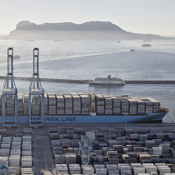 https://www.ajot.com/images/uploads/article/maersk-cover_ar2015.jpg