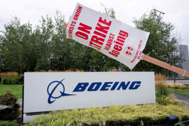 https://www.ajot.com/images/uploads/article/4_BOEING-LABOR.JPG